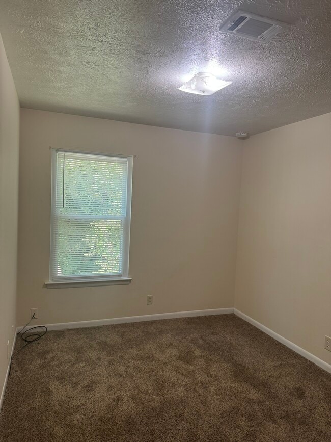 Building Photo - 1310 Ewing Creek Dr