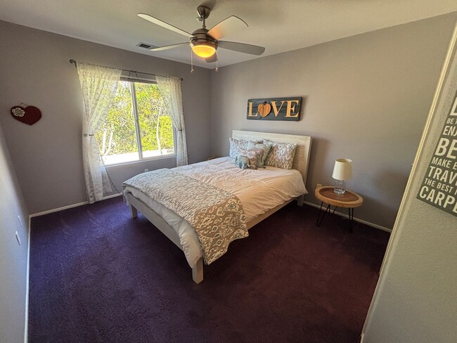 Building Photo - Gorgeous and spacious 5 bedroom FURNISHED home in Canyon Crest for rent!