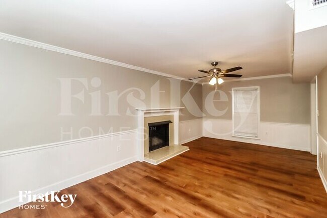 Building Photo - 7625 Summerwood Ln