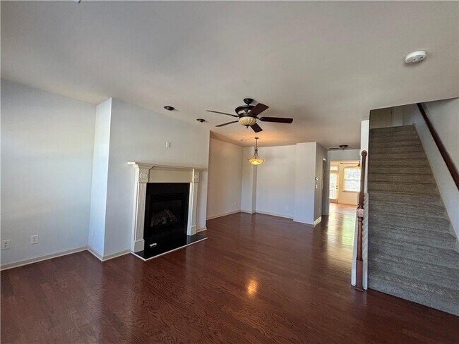 Building Photo - 800 Village Field Ct NW