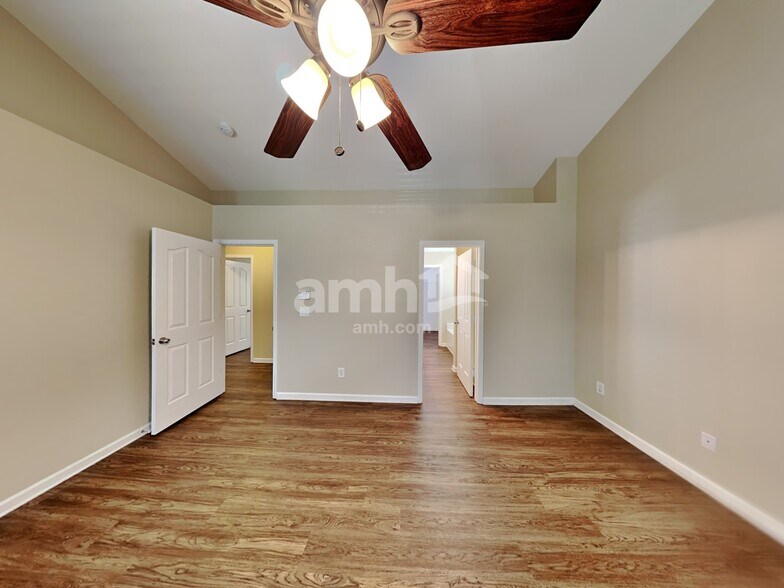 Building Photo - 14716 Castletown House Dr