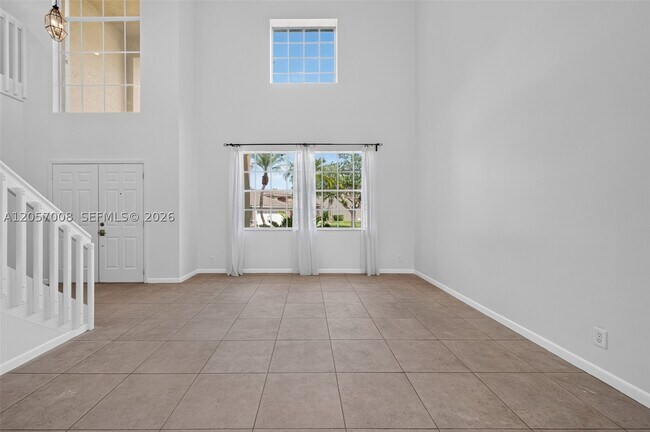Building Photo - 498 Cambridge Ln