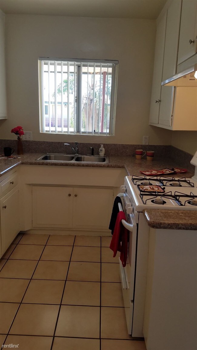 Building Photo - 1 br, 1 bath  - Regency Montclair