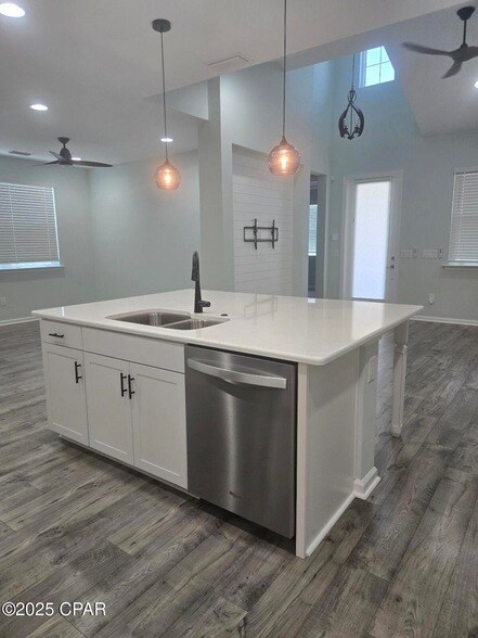 Building Photo - 8676 Coral Reef Wy