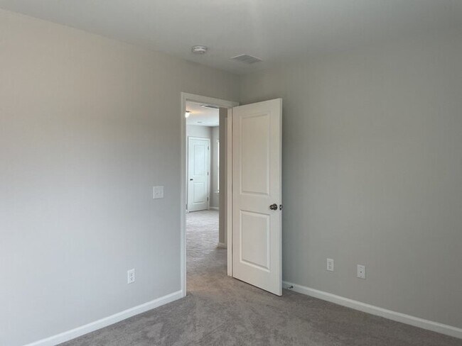 Building Photo - 2903 Siebold Dr