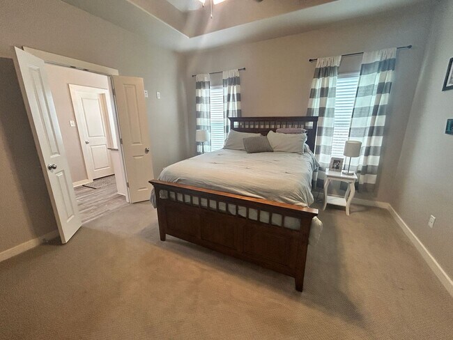 Building Photo - 4 Bed 2 bath Frenship ISD