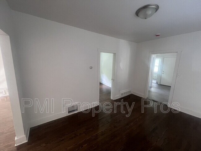 Building Photo - 3138 N 11th St