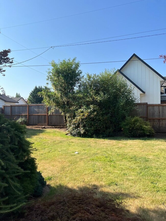 Building Photo - December Rent Free!