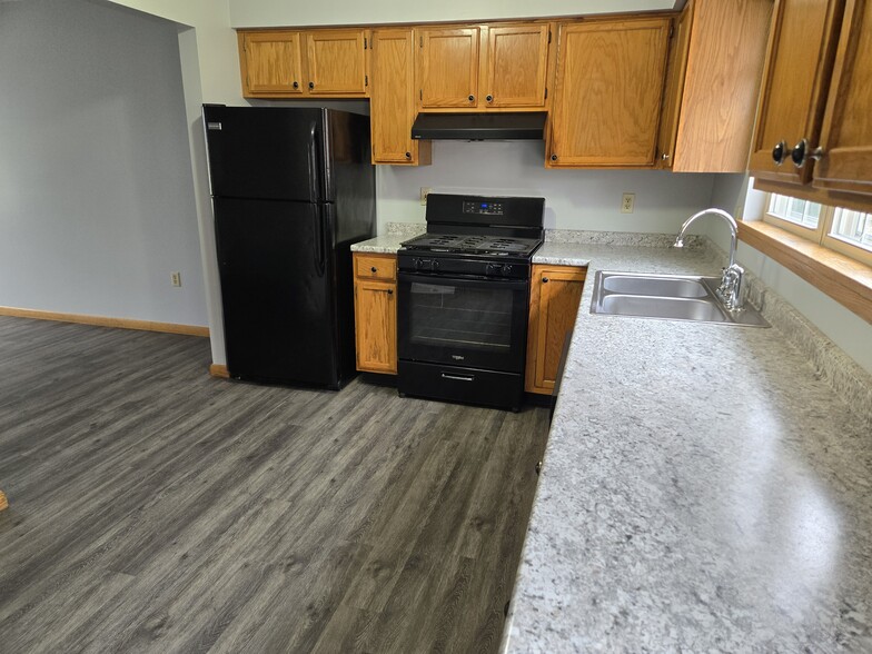 Building Photo - 3615 Stoughton Rd