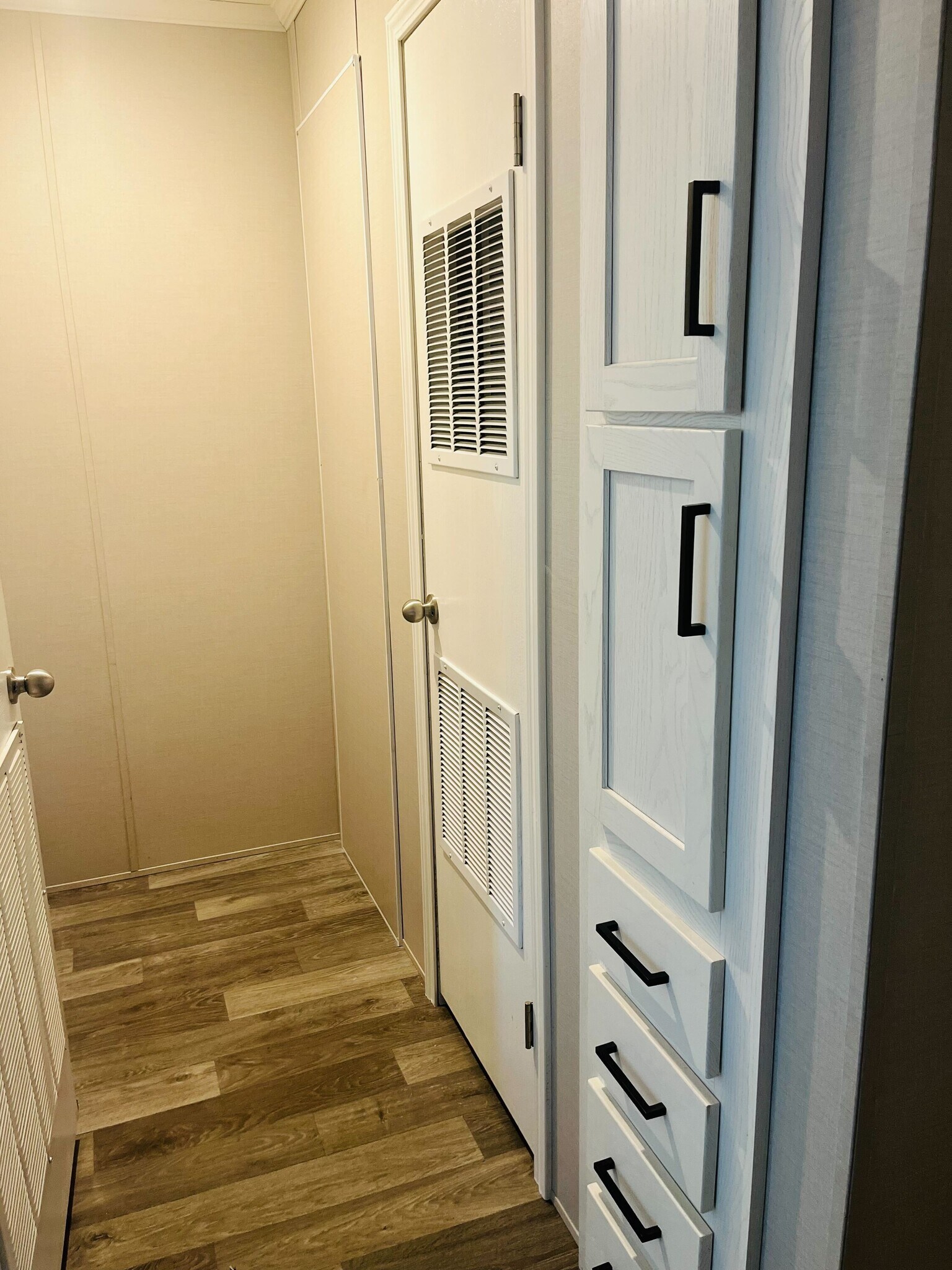 Building Photo - 49 Bellwood Dr