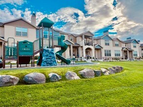 Building Photo - 4-Bedroom Herriman Townhome w/2-car Garage
