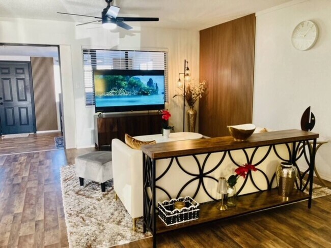 Building Photo - Fully Furnish beautiful home