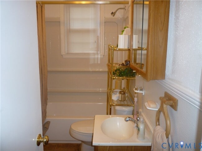 Building Photo - 1645 Manakin Rd