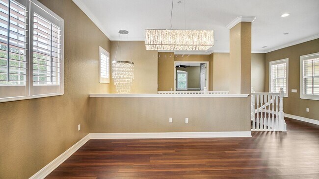 Building Photo - Southern Living At It's Best!!
