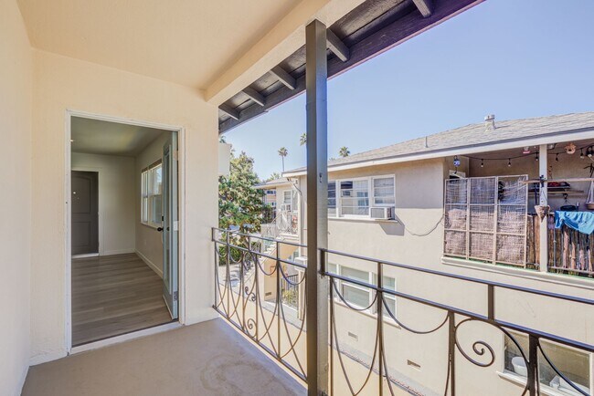 Building Photo - Riverside Residences