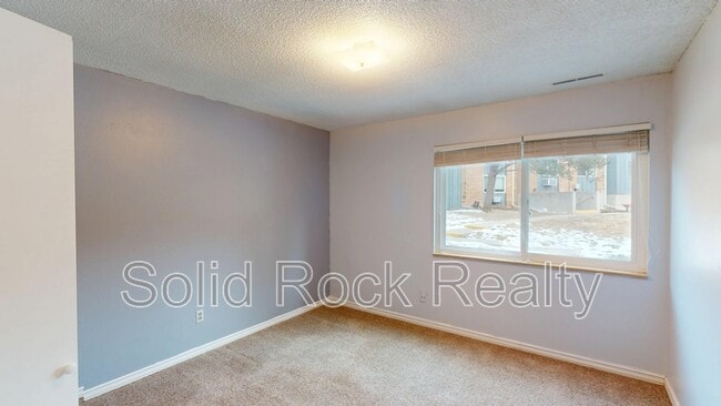 Building Photo - 1708 Sawyer Way