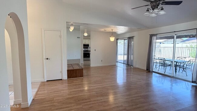 Building Photo - 4844 E Sunrise Dr