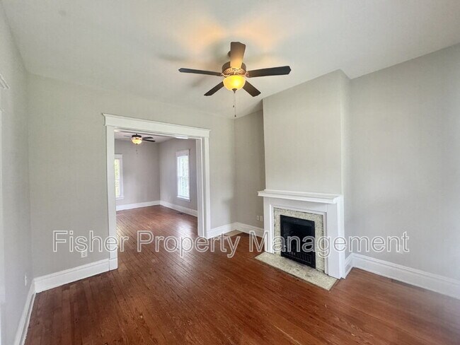 Building Photo - 411 W 26th St