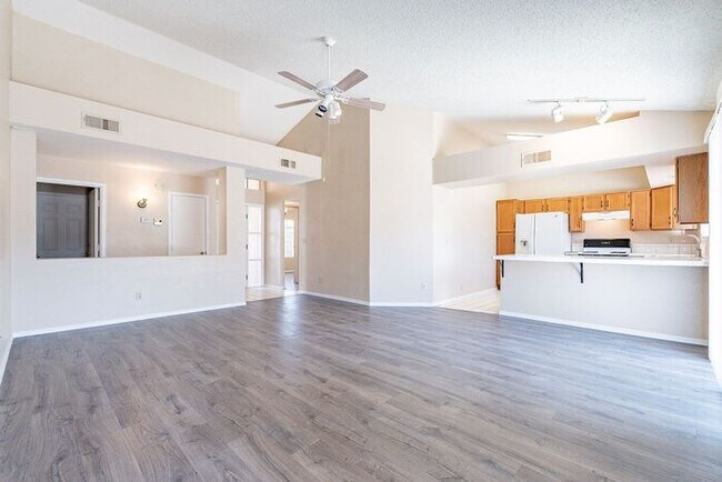 Building Photo - Bright, Spacious & Ready to Welcome You Ho...