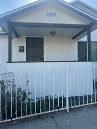 Building Photo - 2208 Kent St