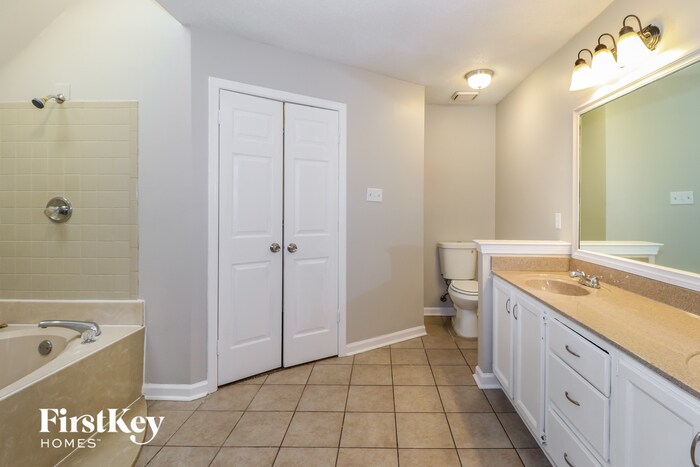 Building Photo - 3877 Altruria Rd