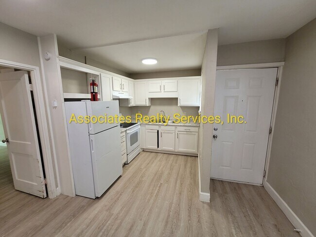 Building Photo - Burwell- Highland Pines Duplex- 817
