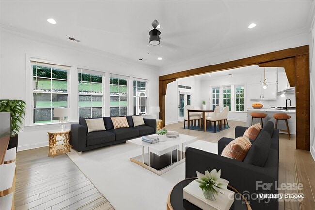 Building Photo - 425 Cassia Ct