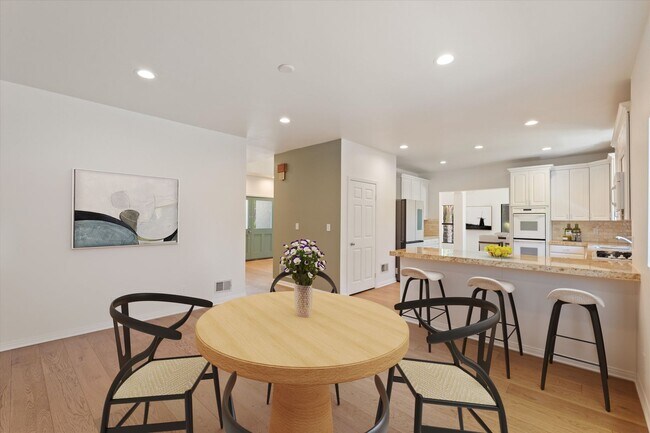 Building Photo - Renovated Single Family Home in Prime Wood...