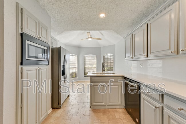 Building Photo - 2801 Hickory Bend Dr