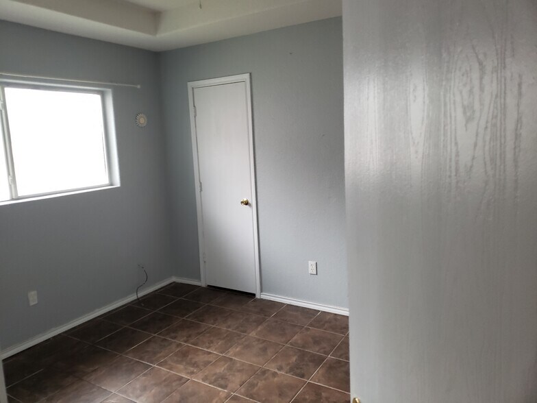 2 Bedreoom - 2734 Pompeii St