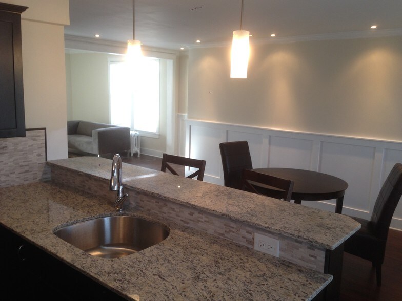 Building Photo - 2726 Colfax Ave S