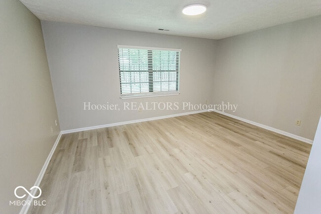 Building Photo - 14610 Village Park E Dr