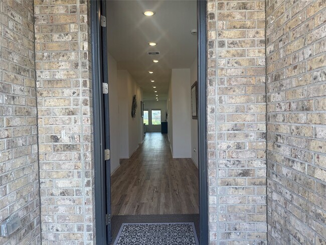 Building Photo - 2944 Cordova Hl Dr