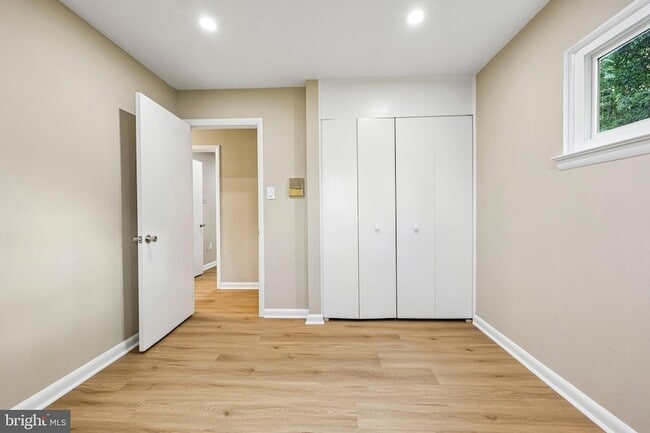 Building Photo - 7200 Vellex Ln