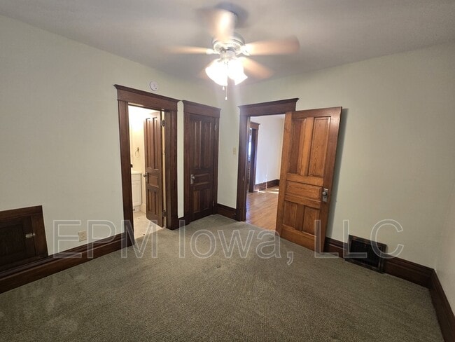 Building Photo - 212 Randall St