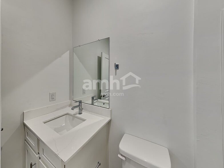 Building Photo - 7429 S Paseo Monte de Oro