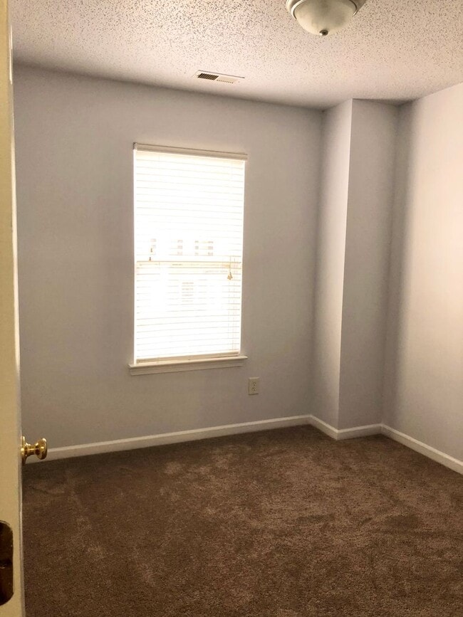 Building Photo - Beautiful Single Family Home | 3 BR/2.5BA |Open Layout + Prime Location