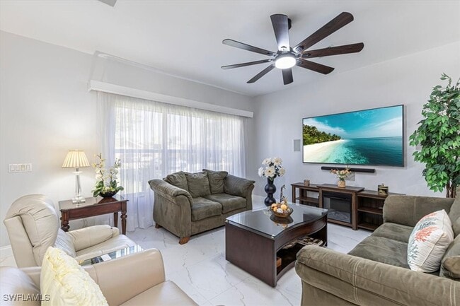 Building Photo - 27518 Pinecrest Ln