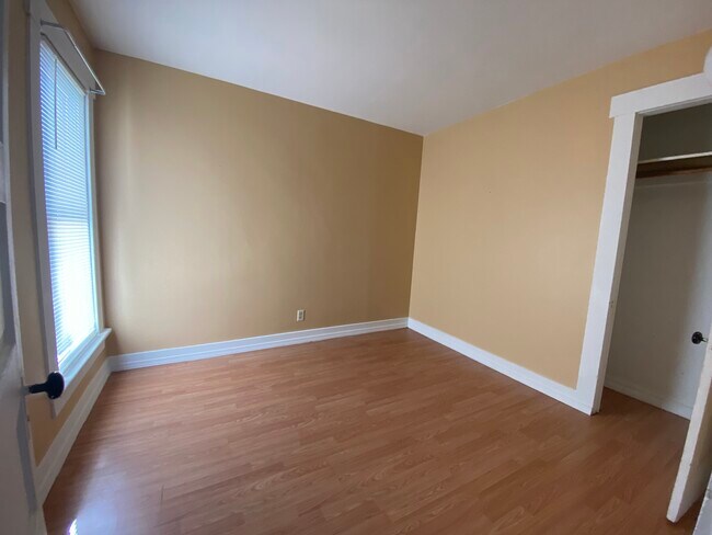 Building Photo - 413 Livingston Ave