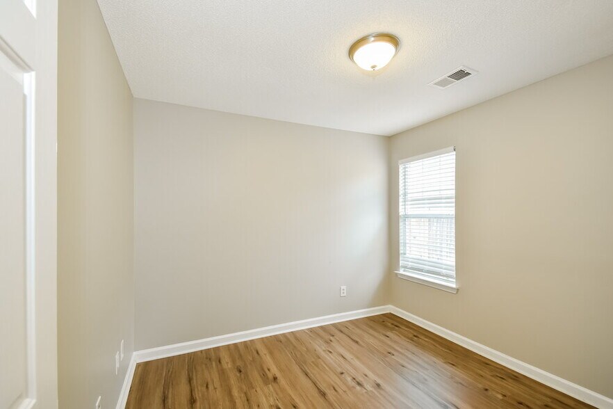 Building Photo - 6942 Scofield Cove