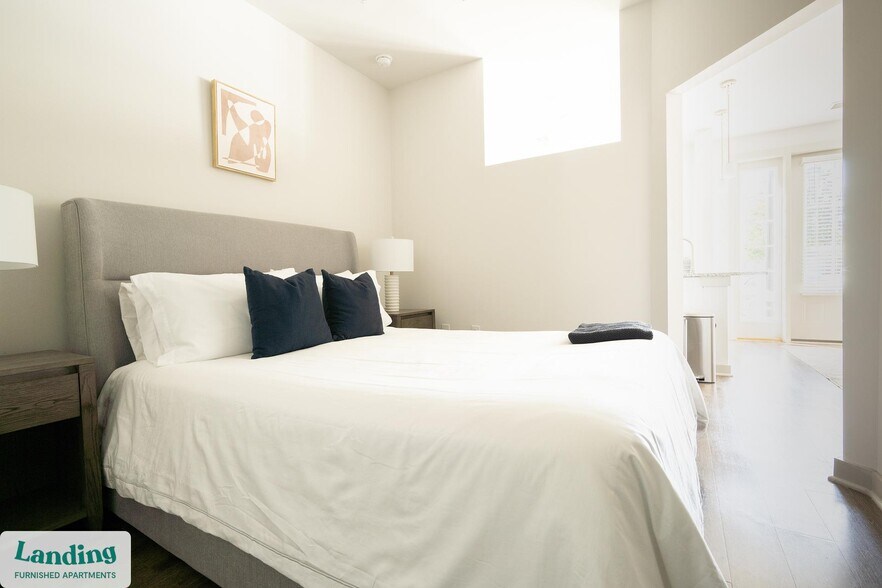 Building Photo - 340 W 25th St