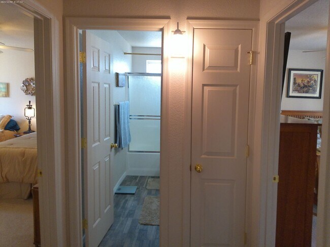 Building Photo - 1740 Quartz Ln