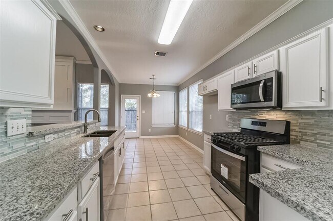 Building Photo - 440 Mystic Trail Loop