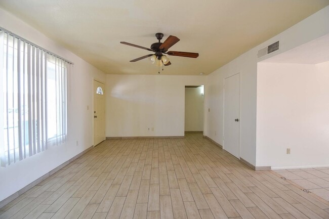 Building Photo - 6819 N 64th Ave