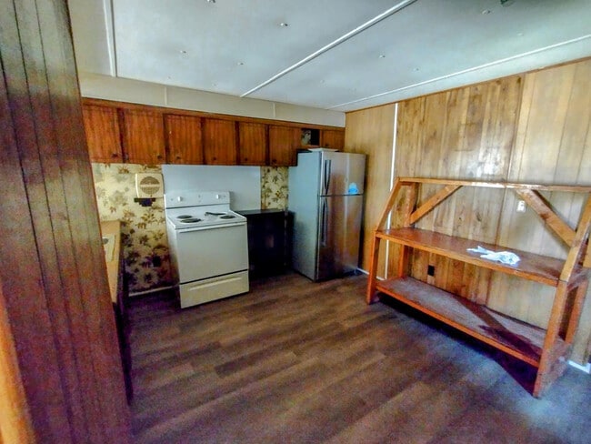 Building Photo - 115 Private Rd 3376G