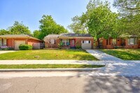 Building Photo - 1824 Andover Ct