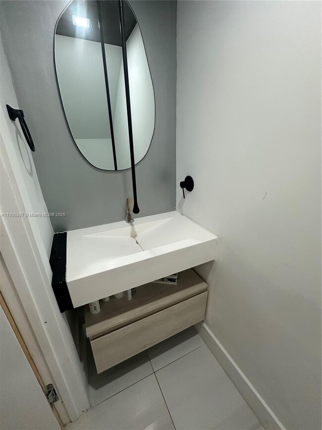 Building Photo - 1130 Oysterwood St