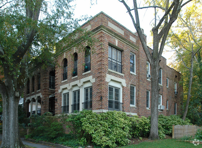 Primary Photo - 813 Lancaster St