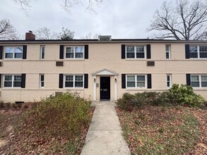 Building Photo - Fully Furnished 2 Bed 2 Bath Condo In Serene Arlington Oaks