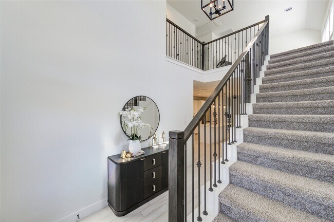 Building Photo - 10636 Wild Chives